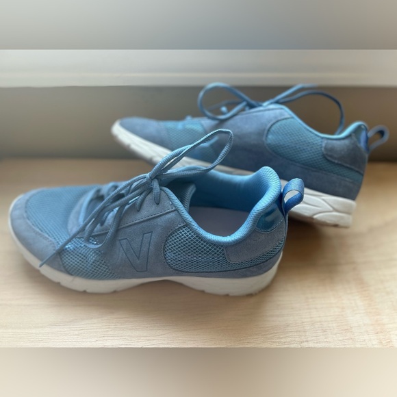 Vionic Aviate Women's Orthotic Supportive Sneaker, Blue, Size 9.5 - Picture 2 of 15